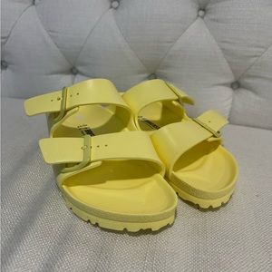 Yellow Birkenstock Arizona Essentials EVA sandals. Size 41. Never worn.